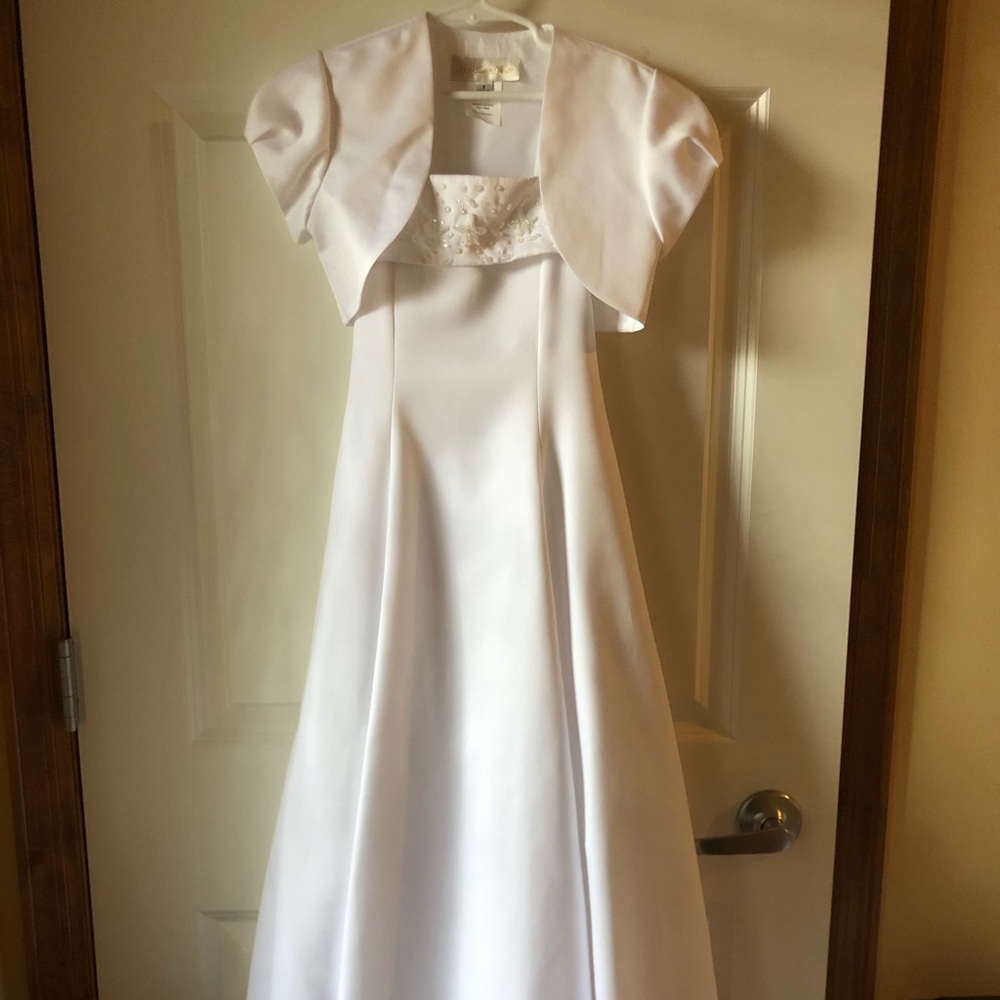 Girls size 8 formal dress.